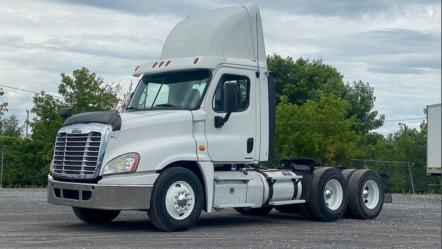 2012 FREIGHTLINER CASCADIA