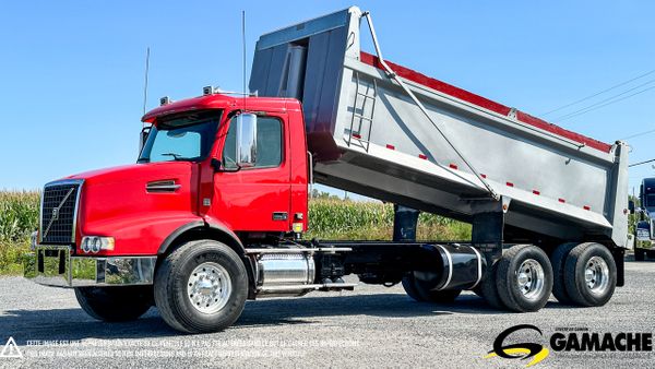 2011 VOLVO VHD main image